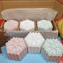 Load image into Gallery viewer, Festive Foamers - Foaming Body Wash - Christmas Pampering - Little Shop of Lathers