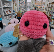 Load image into Gallery viewer, Crochet amigurami Worry Ball - Worry Pet - CuddlingaCactus