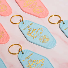 Load image into Gallery viewer, Keyring - The Silver Linings Fanclub - Oh Laura