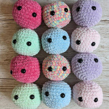 Load image into Gallery viewer, Crochet amigurami Worry Ball - Worry Pet - CuddlingaCactus