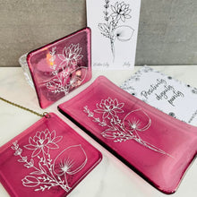 Load image into Gallery viewer, Fused Glass Birth Flower range - Glass Soap Dish - Twice Fired