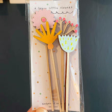 Load image into Gallery viewer, Mini wooden wildflower stems - Everlasting flowers - Squirrelbandit