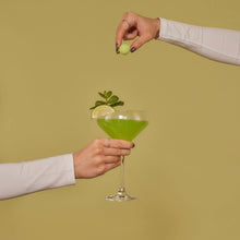 Load image into Gallery viewer, Beverage Bombs - Cocktail/Mocktail Flavour Bomb - Pornstar Martini - Mojito - Sex on the Beach