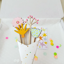 Load image into Gallery viewer, Mini wooden wildflower stems - Everlasting flowers - Squirrelbandit