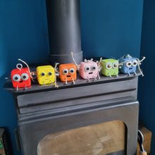 Load image into Gallery viewer, Scraplet - Small - Quality Mike - Wood robot figure