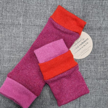 Load image into Gallery viewer, Cashmere Wrist Warmers - Turtle Doves - Raspberry
