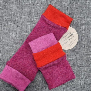 Cashmere Wrist Warmers - Turtle Doves - Raspberry