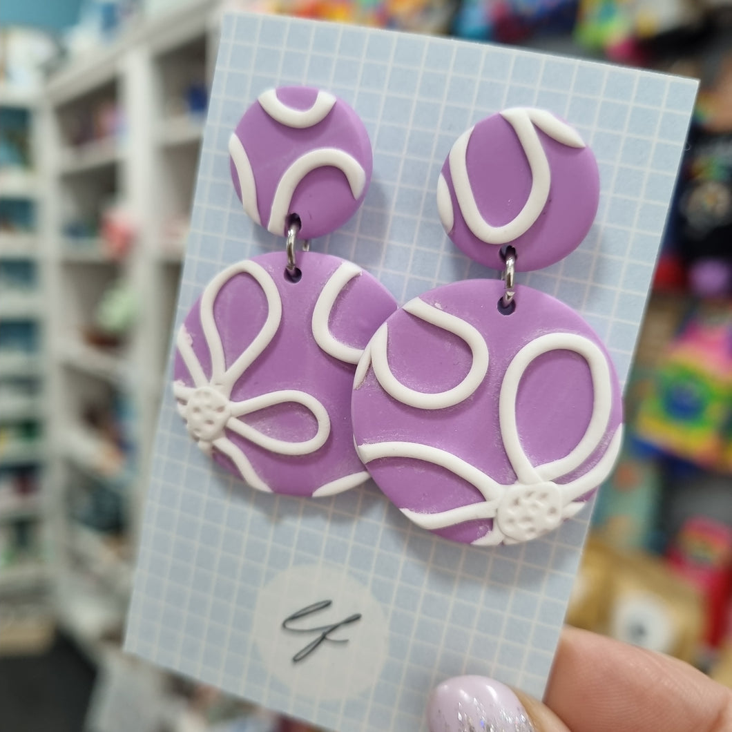 Purple and White linear flower Polymer Clay Earrings - Laura Fernandez Designs