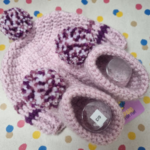 Crochet Beanie Bobble Hat and Booties Set - The Leopard PomPom - Baby gift - 0-3 Month