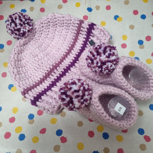 Crochet Beanie Bobble Hat and Booties Set - The Leopard PomPom - Baby gift - 0-3 Month
