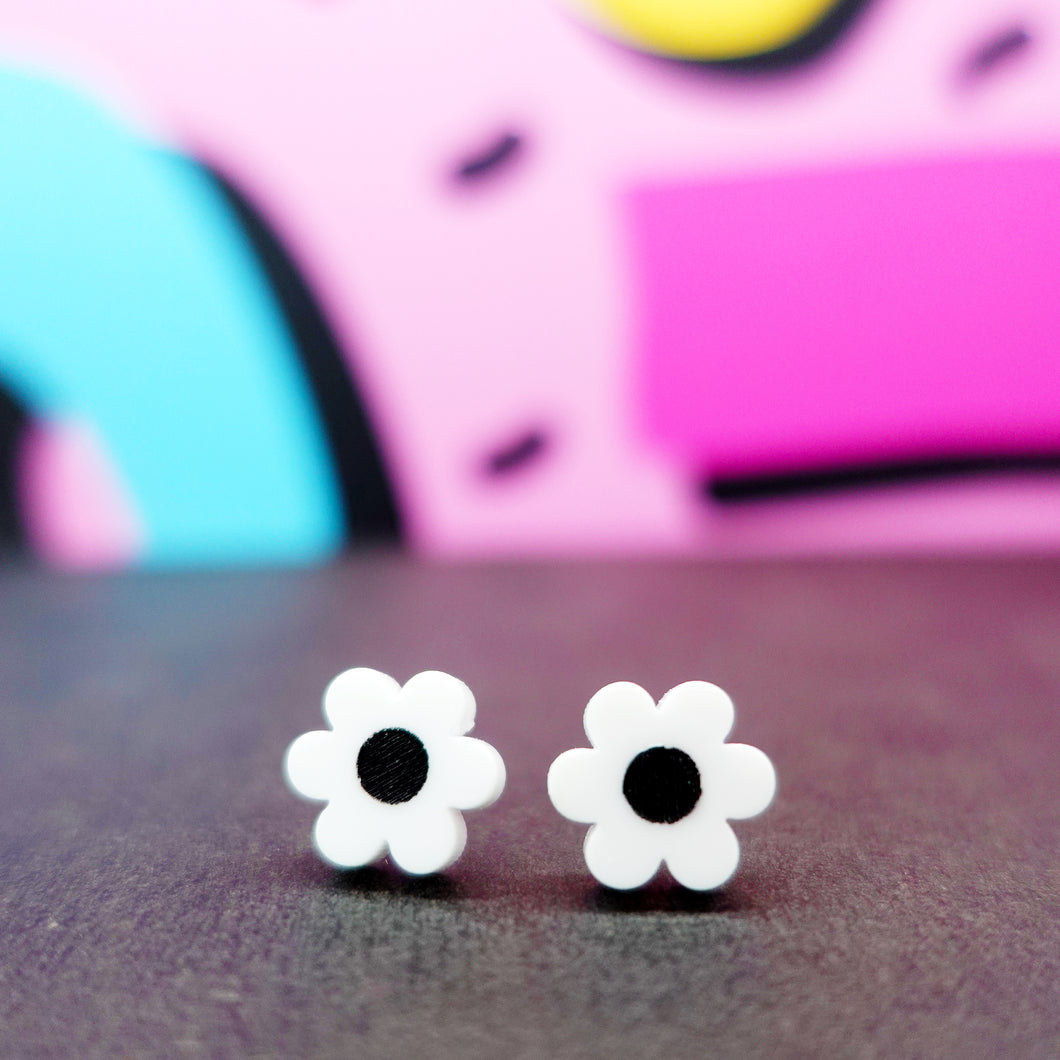 Daisy Stud Earrings - Black/White - Acrylic Earrings - Silly Loaf