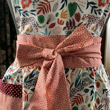 Load image into Gallery viewer, Apron - Leopard Print - Kitsch-ina - Retro style pinny
