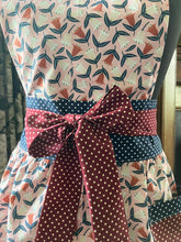 Load image into Gallery viewer, Apron - Floral - Kitsch-ina - Retro style pinny
