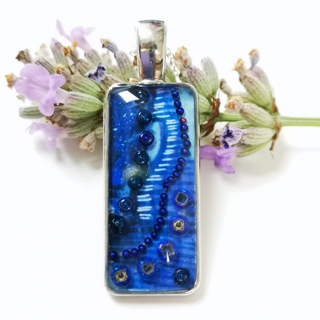 Short Thin Pendant - Marine - Resin Beaded Jewellery - Nimanoma