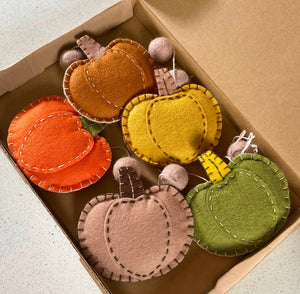 Felt Hanging Garland - Pumpkins - Set of 5 - Quirky Threads Art