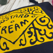 Load image into Gallery viewer, Pouch - Biscuit - Custard Cream - Organic cotton - various colours - 44 Ideas
