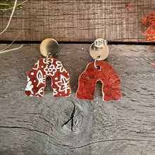 Load image into Gallery viewer, Brown Autumn Wavy Arch Earrings - Natural Cork Jewellery - Incorknito Designs
