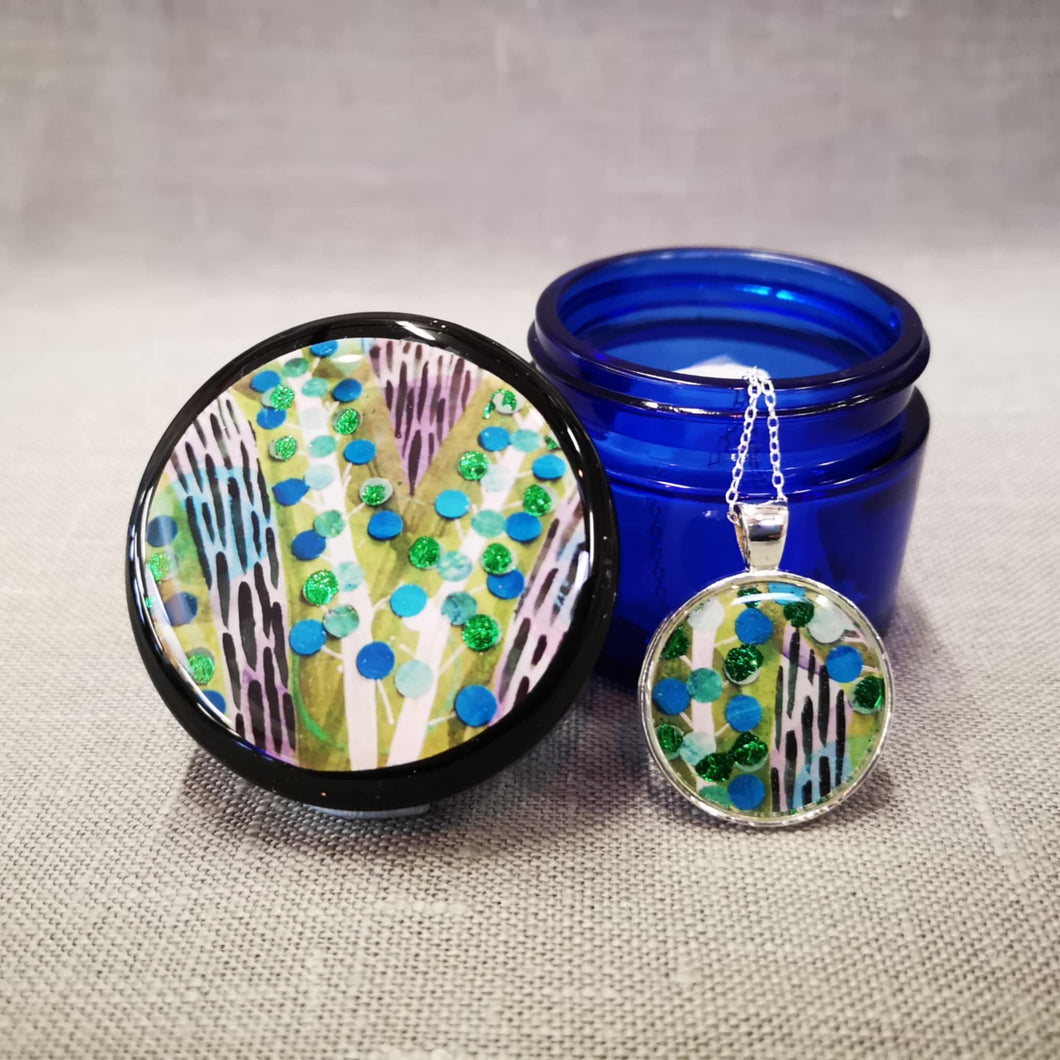 Trinket Pot and Matching Circular Pendant - Floret - Resin Beaded Jewellery - Nimanoma