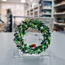 Load image into Gallery viewer, Christmas Wreath With Robin - Glass Tea Light holder - Fused Glass - Twice Fired
