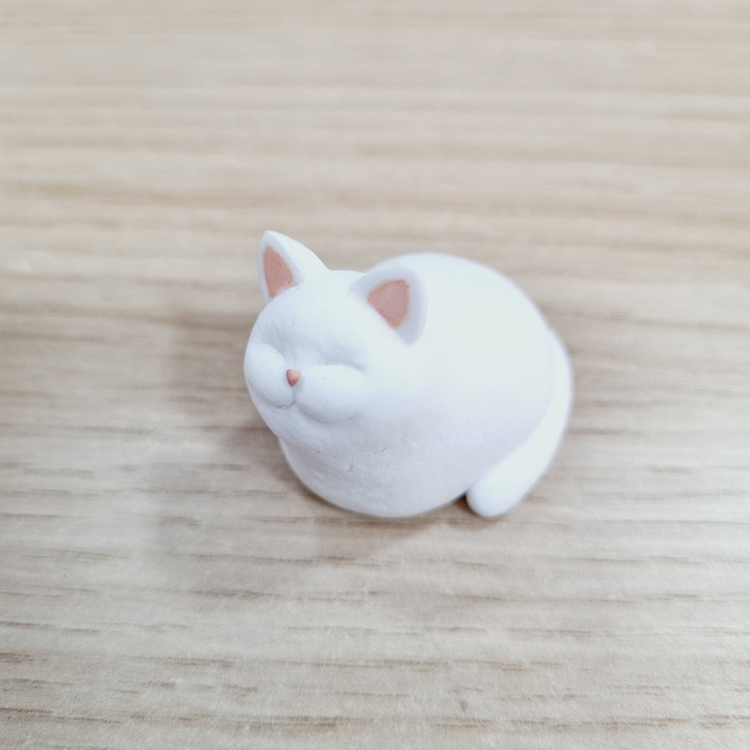 Loaf Cat - Polymer Clay - Cat Keepsake Decoration - Pins and Noodles