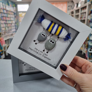Leeds United Pebble Art Frame - Me And My Dad Marching On Together - Child Swinging from Scarf - Pebbled19 - Football Fans