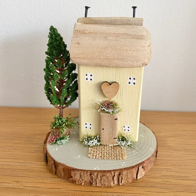 Lemon Wooden Cottage - Tina's Lovely Creations
