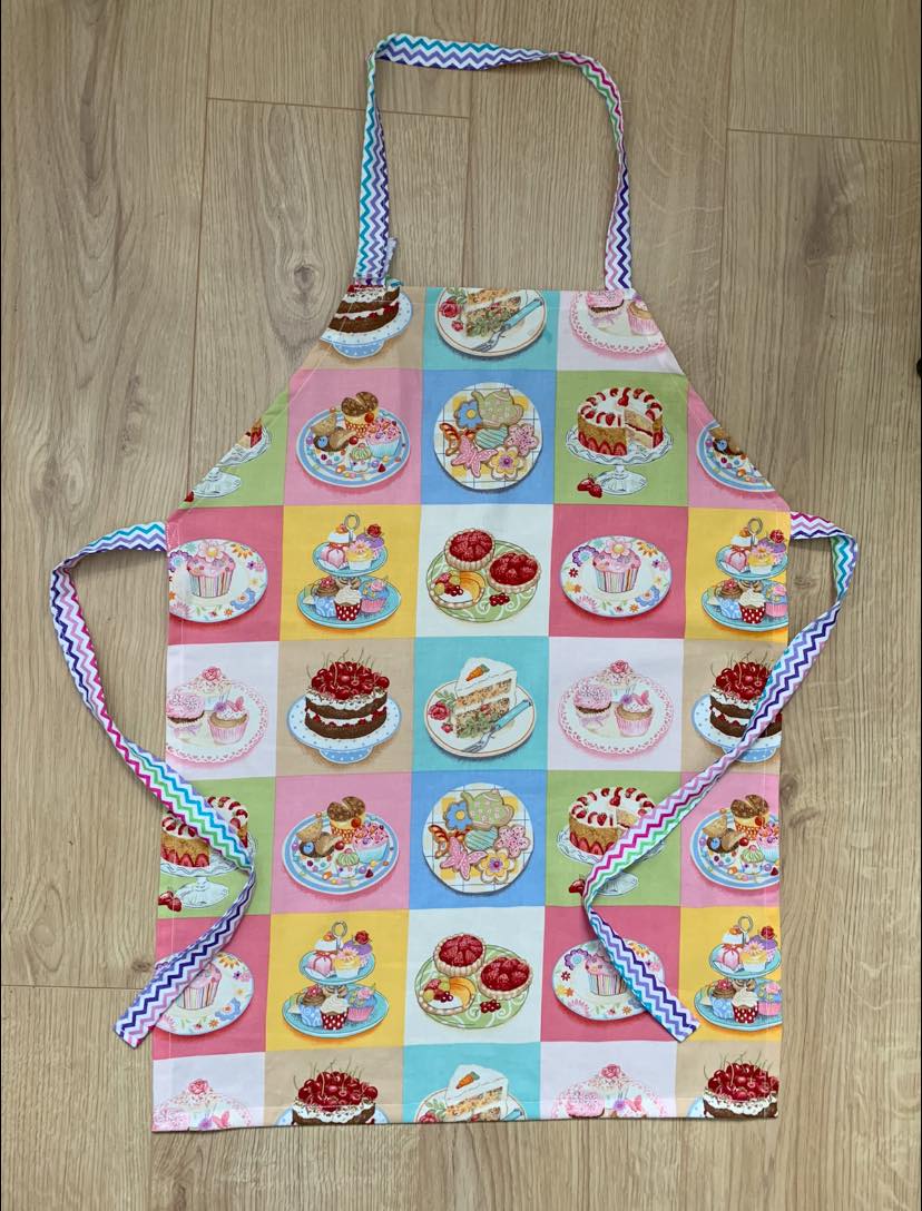 Cake print kids apron - Child size pinny - Dawny's Sewing Room