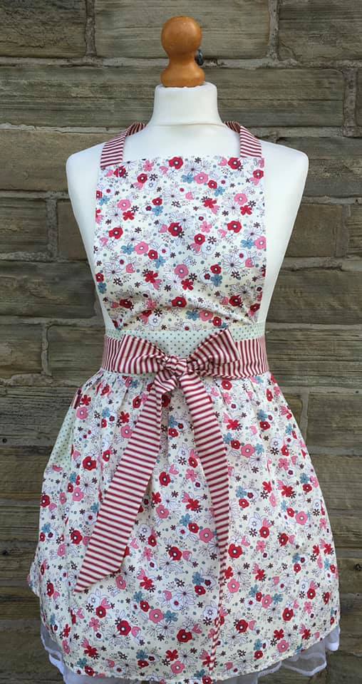 Apron - Red/ Pink/ Blue Floral - Kitsch-ina - Retro style pinny