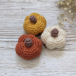 Crochet Amigurami Mini Pumpkin set of 3 - CuddlingaCactus