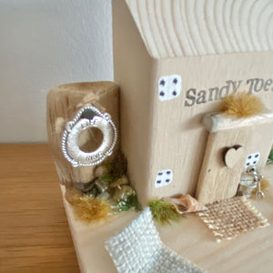 Sandy Toes Beach Cottage - Wooden Cottage - Tina's Lovely Creations