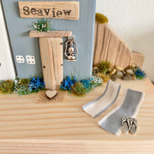 Load image into Gallery viewer, Row of 2 Wooden Beach Cottages - Tina&#39;s Lovely Creations
