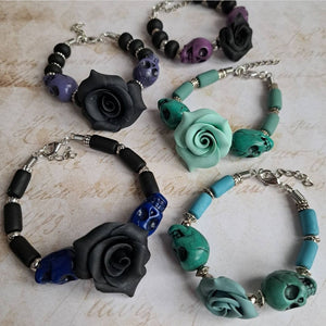 Rose and Skulls bracelet - Gothic style bracelet - Pins and Noodles