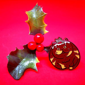 Christmas Pudding Cat Enamel Pin - Funny Christmas Pins - Innabox - Cats Puddings
